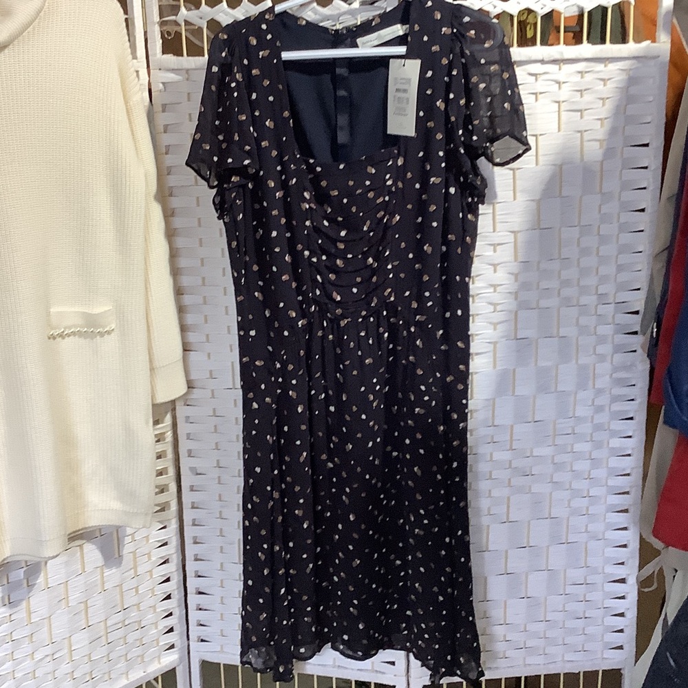 Elegant Navy Midi Dress with Subtle Patterns